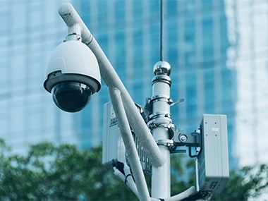 camara-seguridad-poste